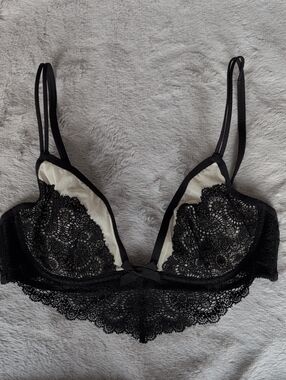 Black Lace Underwrite Bra with Cream Lining - Women Intimates & Sleepwear